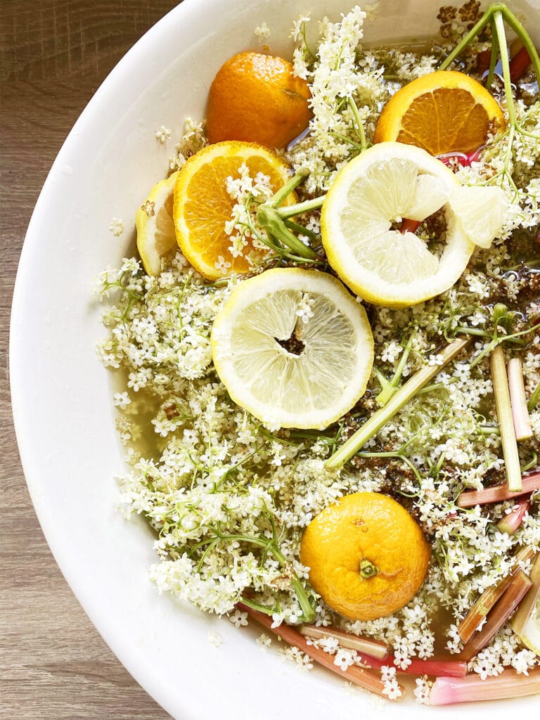 Opskrift: Min mors hyldeblomstsaft