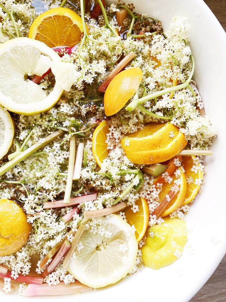 Opskrift: Min mors hyldeblomstsaft