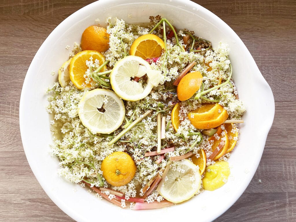 Opskrift: Min mors hyldeblomstsaft