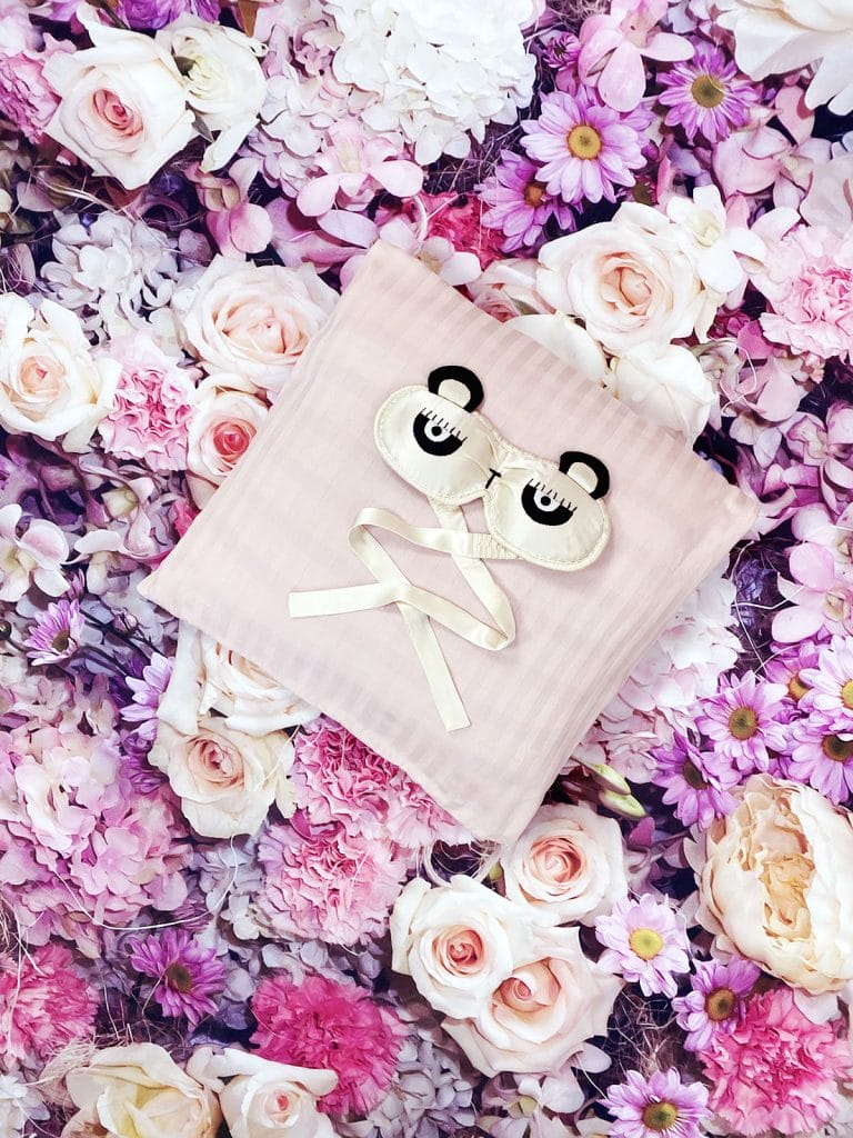 Goodnight Panda - Kurvet Sovemaske - Peace Silk - Mitzie Mee Shop