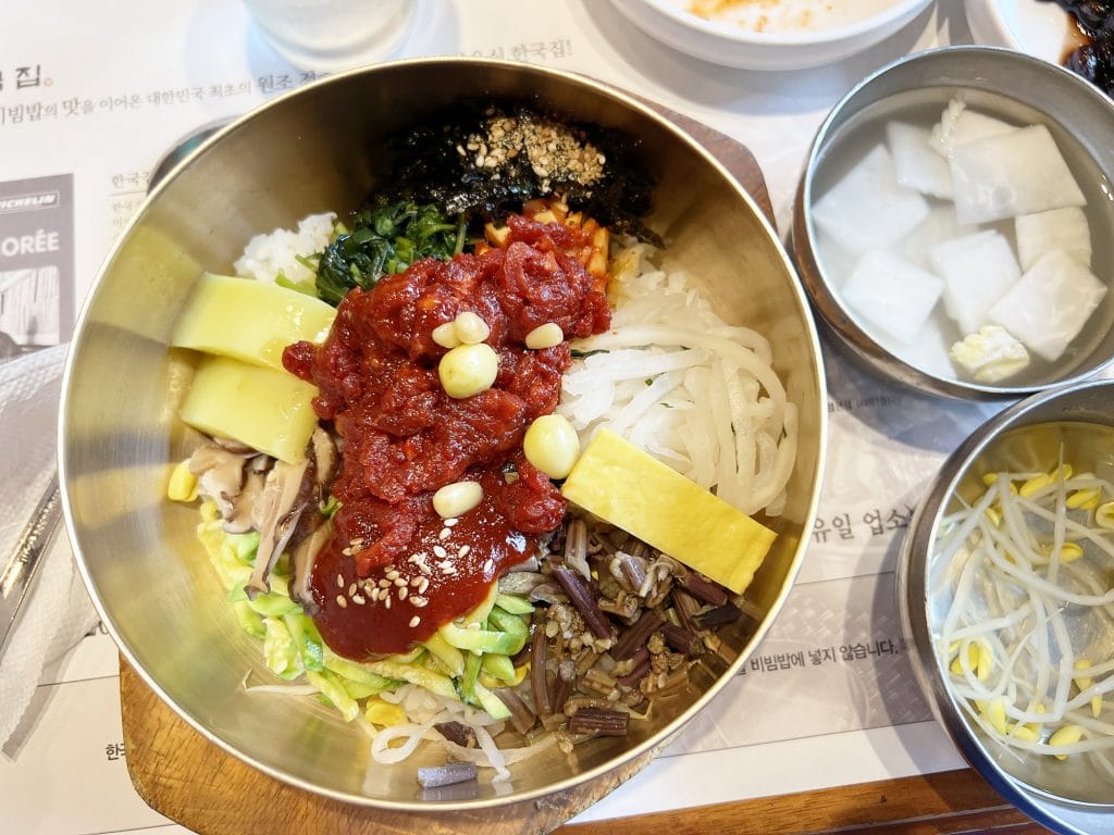 Jeonju: Lækker Bibimbap på Hankook Jib i Jeonju, Korea blog, Mitzie Mee