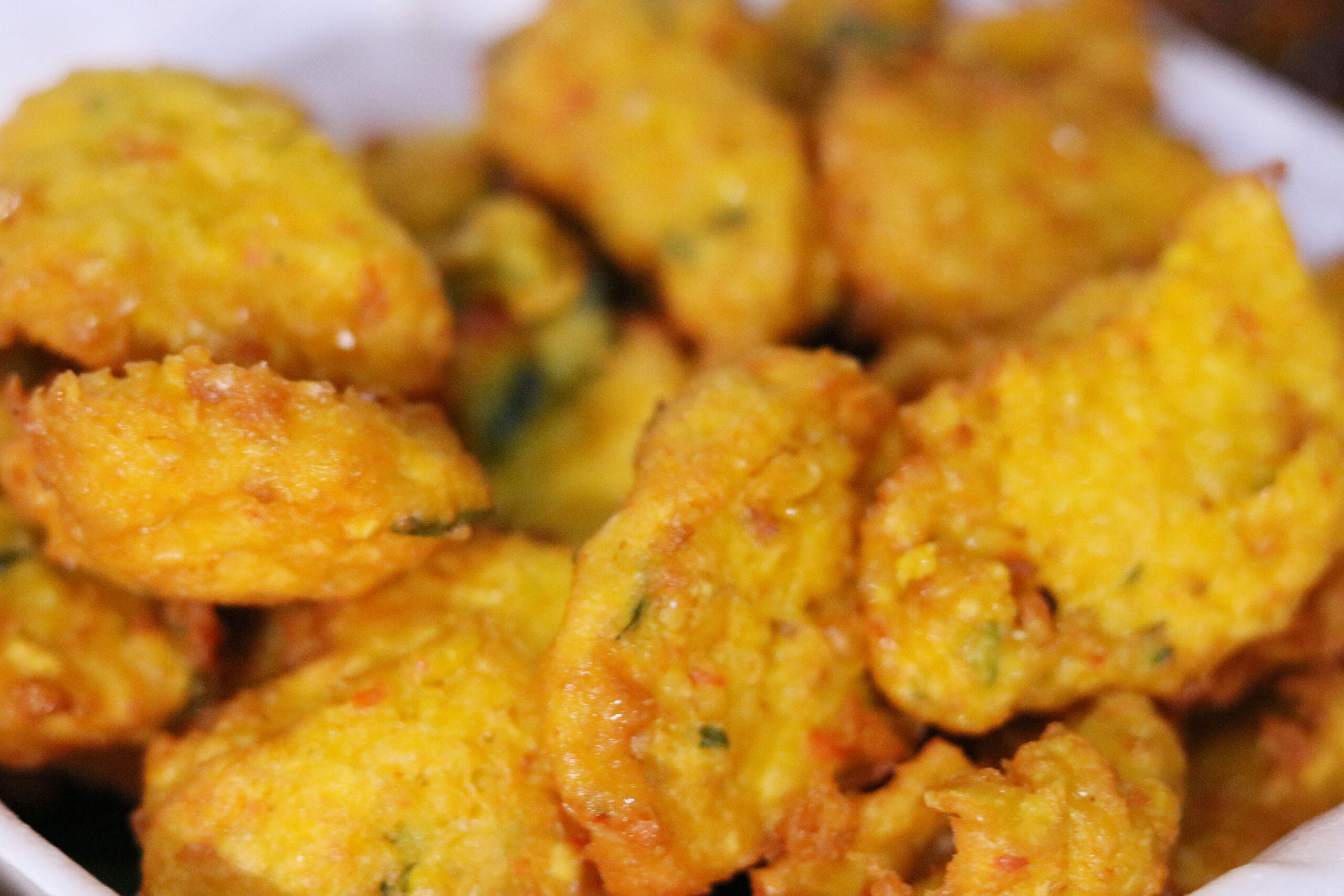 Opskrift: Perkedel Jagung - Indonesiske Majsfrikadeller