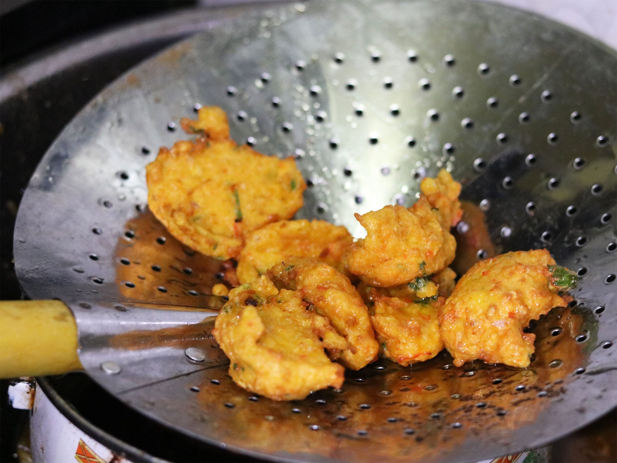 Opskrift: Perkedel Jagung - Indonesiske Majsfrikadeller