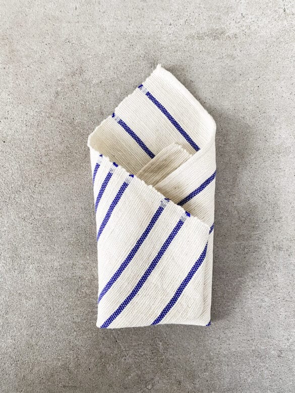 Sådan folder du et minihåndklæde (oshibori)