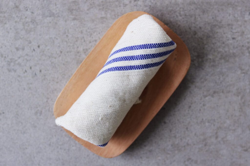 Sådan folder du et minihåndklæde (oshibori)