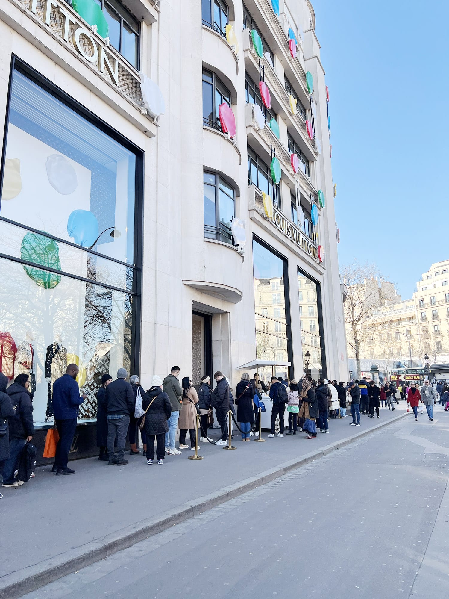 Louis Vuitton, Champs Elysées Paris