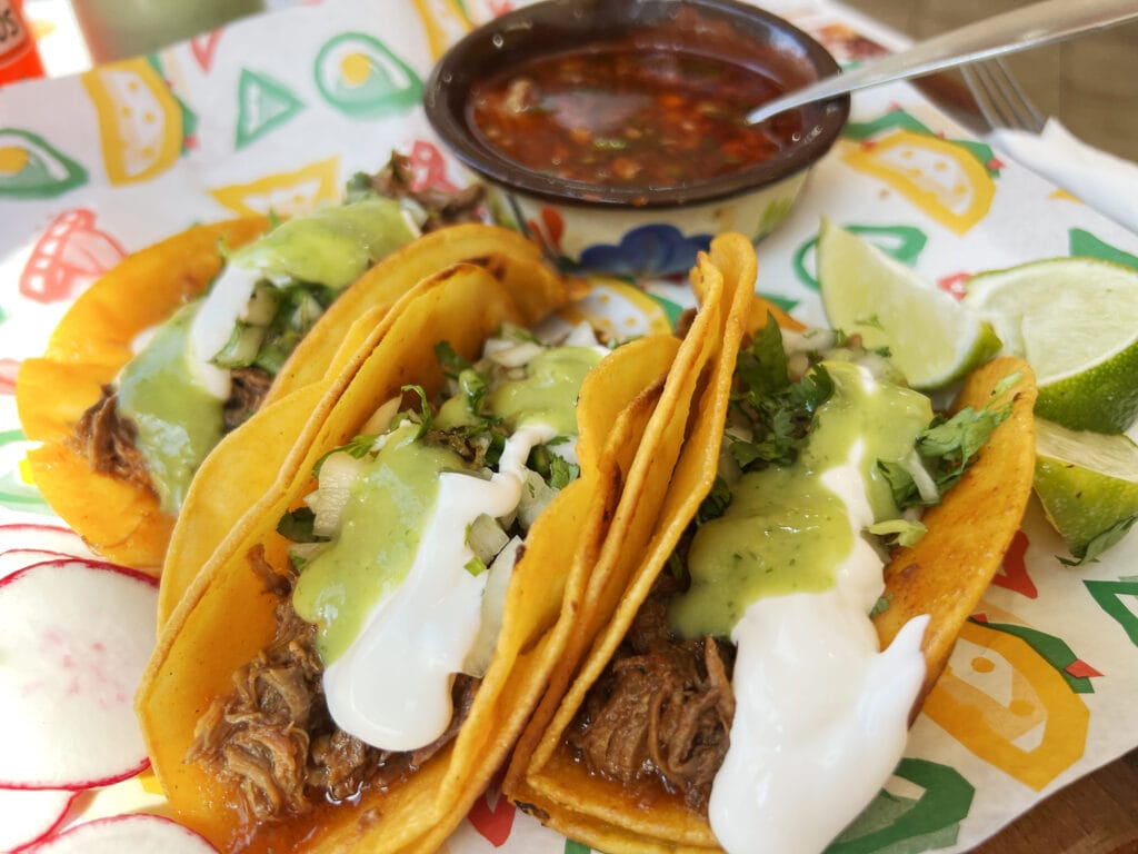 Birria Tacos på Homemade Taqueria