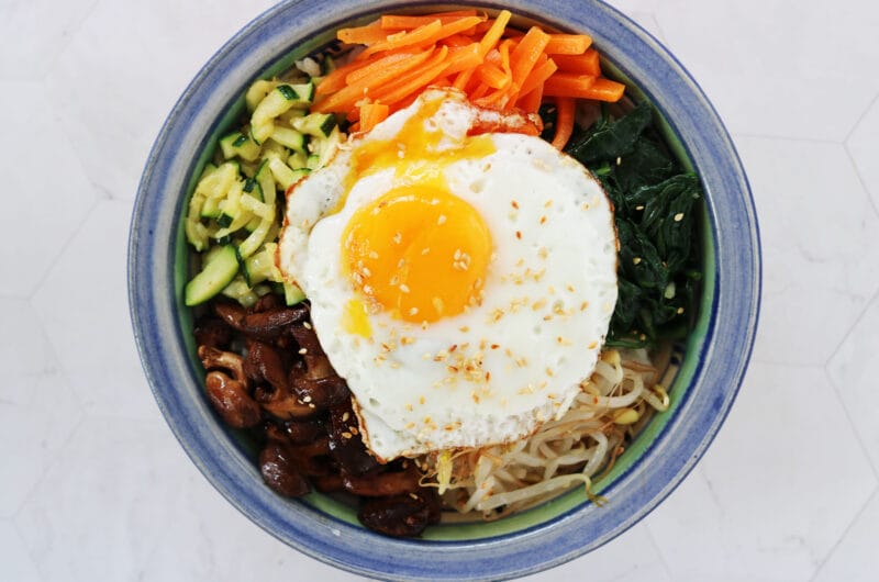 Oppskrift: Bibimbap med grønnsaker og speilegg