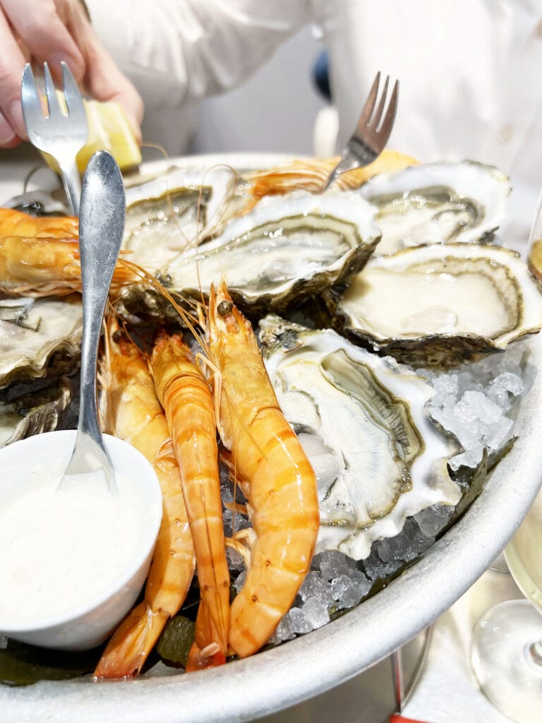 Paris: Opium La Cabane - Østers og Rejer