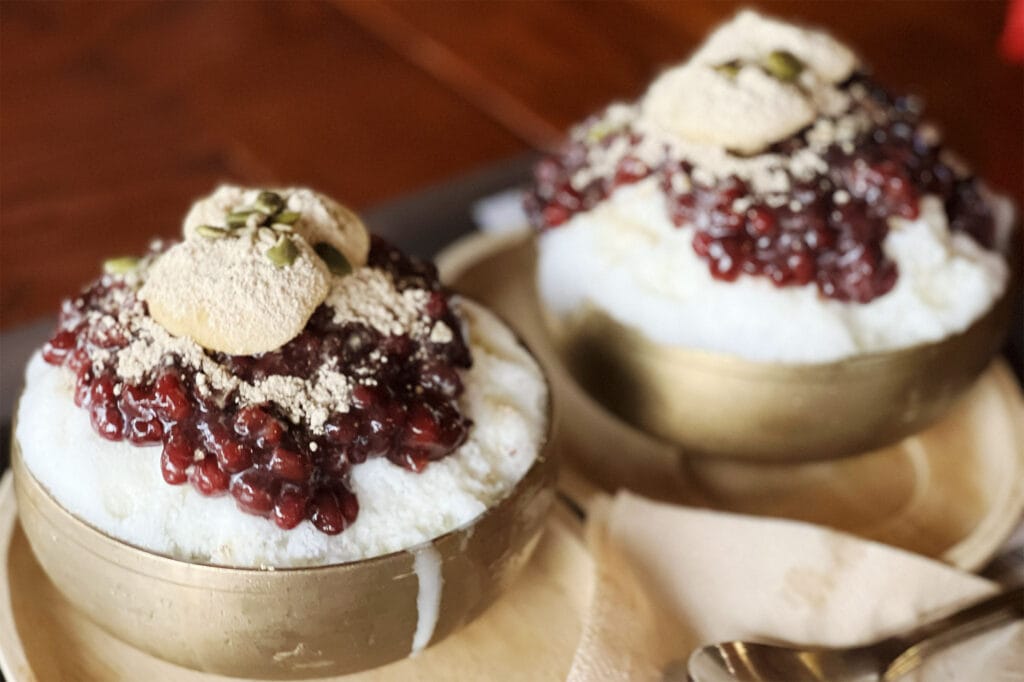 Patbingsu - Koreansk dessert med shaved ice og røde bønner