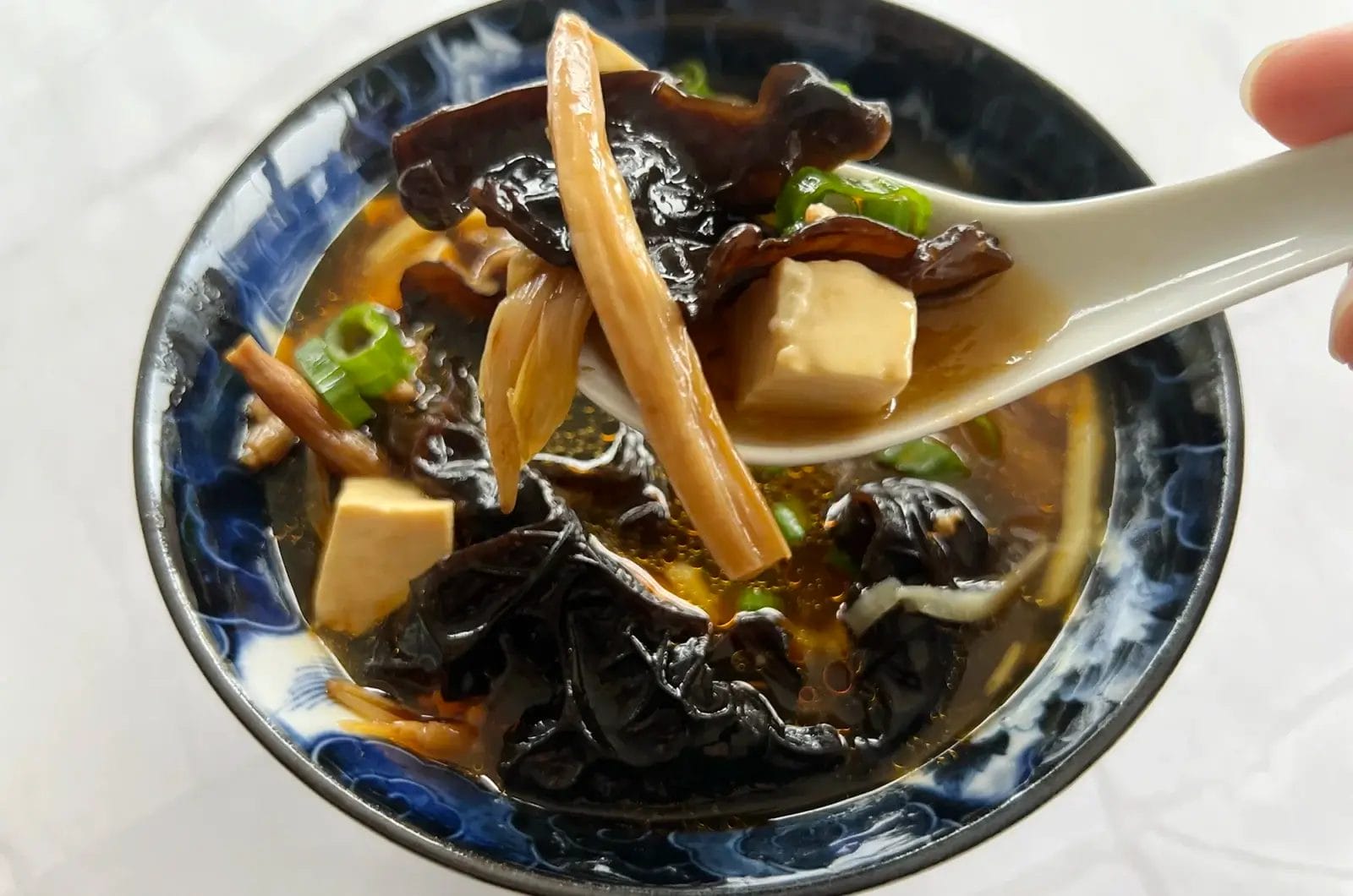 Opskrift: Supergod Hot & Sour Soup med Tofu